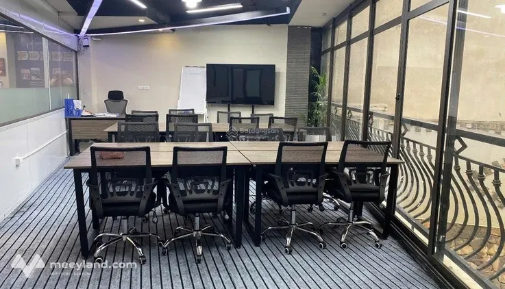 Cho thuê văn phòng 300m2 - 40tr/tháng tại 36 đường Láng, Đống Đa, Hà Nội, sàn thông, hầm để xe rộng