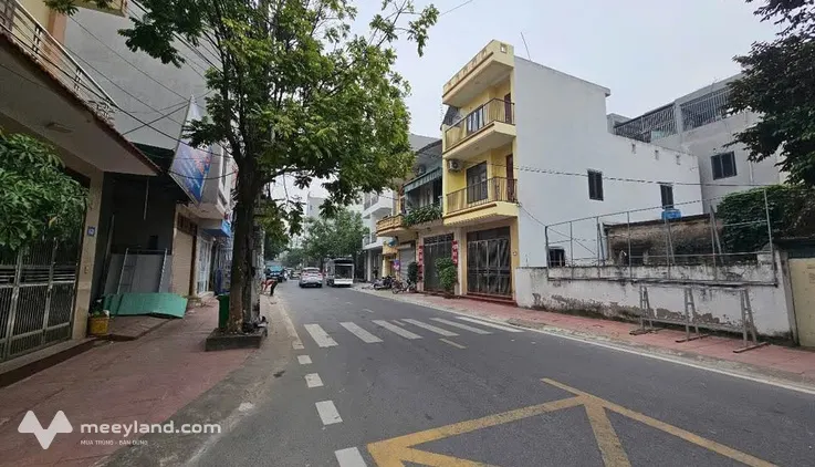 Bán nhà 2 tầng dân xây mặt phố Ngô Thì Nhậm giá cực đẹp