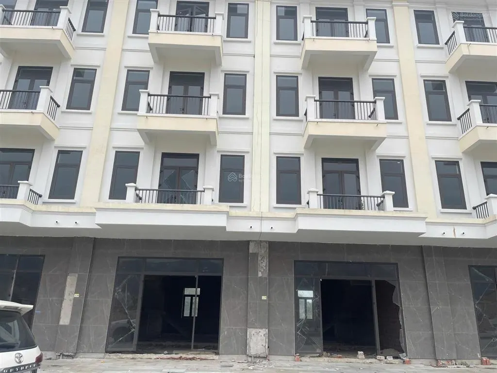 Cắt lỗ bán gấp shophouse ao tiên vân đồn quảng ninh 5 tầng sẵn sổ giá chỉ 9.5 tỷ 0972 991