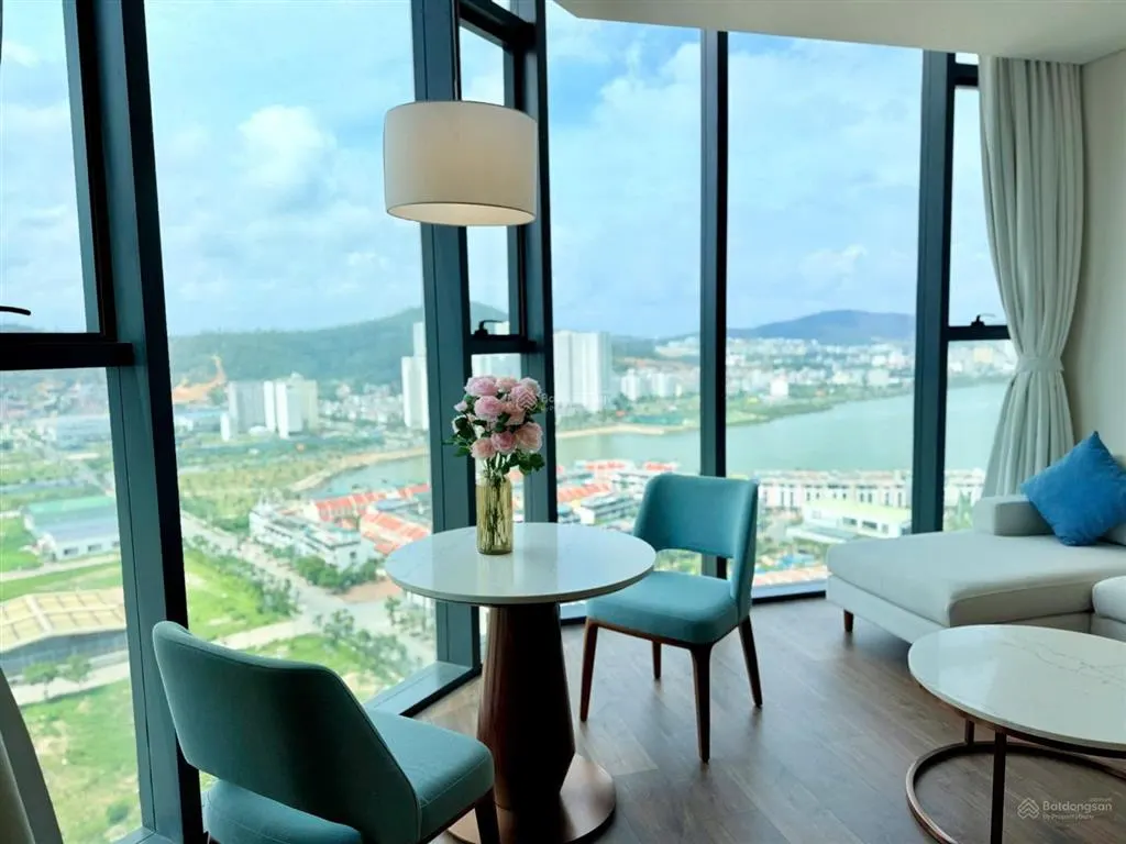 Chủ cần bán gấp căn stu góc view chéo biển alacarte đang vận hành homestay rất đông khách