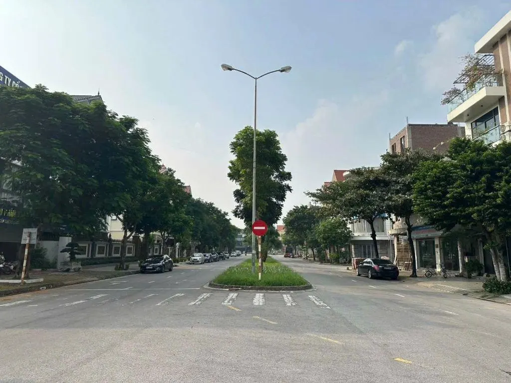 Bán đất mặt đường Hoàng Quốc Việt, ph Thanh Bình, TP HD, 65m2, mt 5m, đường KD buôn bán, giá tốt