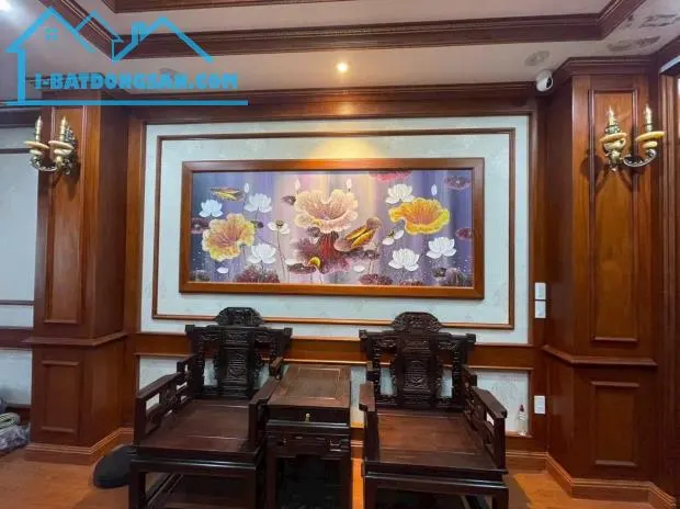Trục chính - cầu - mới hương mạc -50M giá 2,2 tỷ có ngay căn nhà 3T lô góc DT 100M2