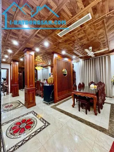Bán gấp biệt thự Văn Phú Cổng tòa CC Victoria, sang trọng đẳng cấp kinh doanh cực đỉnh.