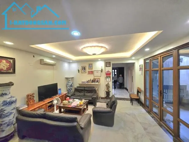 Bán biệt thự giá tốt phố Kim Mã, Ba Đình oto đỗ cửa, sân vườn rộng 3T 290m2 55 tỷ