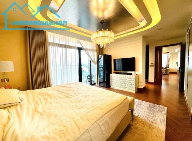 Bán căn hoa hậu tòa S1 - lô góc 2 mặt view hồ tây nội thất cực đẹp 215M2 - 66 tỷ - vip !