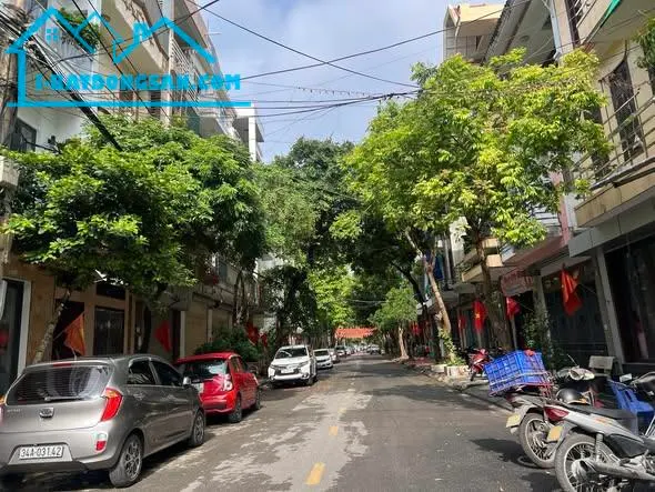 Bán đất mặt phố Nguyễn Trác Luân, ph Phạm Ngũ Lão, TP HD, 80.7m2, mt 4m, 4.x tỷ, trung tâm