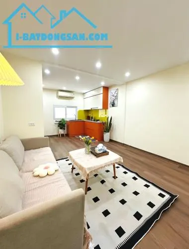 Nhà đẹp ở ngay tập thể giảng võ 80M2 - nhỉnh 3 tỷ - full nội thất - cực hiếm - sổ đỏ đẹp
