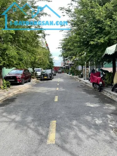 Ngay chung cư picity high park Q12 - đất vuông vức gần 110M² – 4.X tỷ – HXH - ngang khủng
