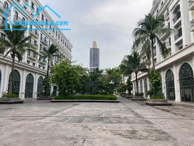 Bán nhà phố Marina Square Hạ long gần bãi tắm trung tâm phố đi bộ giá đầu tư