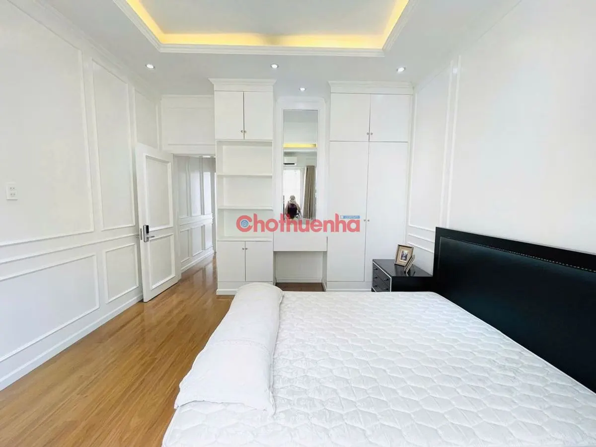 Cho thuê nhà mặt tiền đường võ văn kiệt, phường cầu kho, quận 1.