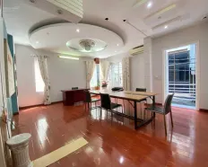 Cho thuê NR ngõ 106 Hoàng Quốc Việt 45m2 x 4T căn góc, ô tô bàn cờ giá 15tr/th có thương lượng
