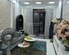 Cho thuê nhà nguyên căn ngõ 75 Phú Diễn DT 55m2 x 5 tầng, 5PN, 11 triệu/th nhận nhà ngay