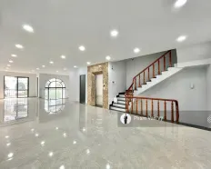 Văn phòng Vạn Phúc 7x15m, thang máy, máy lạnh, xe free, vị trí đẹp, giá 11tr/tháng
