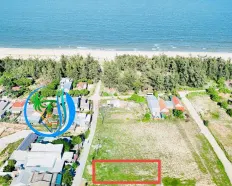 Lô đất biển đẹp trục chính giá khá tốt, full thổ cư ra biển hơn 50m quá ổn áp
