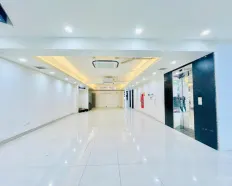 Cho thuê cửa hàng đẹp, Phố Trần Thái Tông, Cầu Giấy, tầng 1 riêng biệt dt 100m2 giá 24 triệu/th