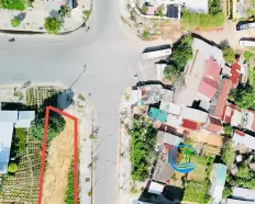 Mặt tiền Lê Thánh Tôn ngay ngã tư vị trí siêu đẹp 8,35m mặt tiền 2 lô liền kề khá đẹp giá tốt