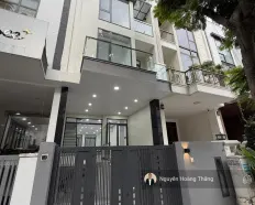 Cho thuê VP mới xây 100%, 1 hầm 4 tầng, DTSD 350m2 khu Thạnh Mỹ Lợi Q.2, thiết bị đầy đủ