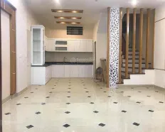 Cần cho thuê gấp nhà phố Thái Hà, DT 70m² x 4 tầng, mặt tiền 6m. Ngõ ô tô tránh nhau. Giá 19tr/th