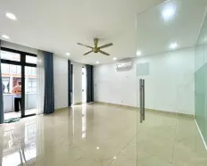 Tòa nhà văn phòng - cho thuê tầng 2 - 6x12m sàn, có thang máy, hầm xe chỉ 10 tr/th - KĐT Vạn Phúc
