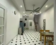 Ngọc Thụy - Nguyên căn 35m2 * 4 tầng - 9Tr