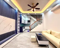 Cho thuê nhà nguyên căn Hồ Tùng Mậu 35m2 x 5 tầng, 4PN, full đồ ở ngay