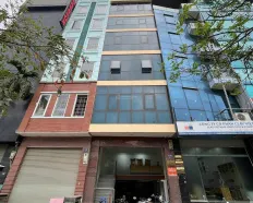 Cho thuê VP 30m2 đường Trần Vỹ nhà mới keng hướng Đông Nam, view cực thoáng, giá ưu đãi chỉ 6 tr/th