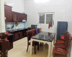 Cho thuê nhà phân lô 165 Dương Quảng Hàm, Cầu Giấy 50m2 x 4T 18 triệu, 7PN, 4WC 0382 276