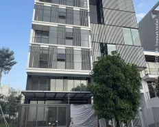 Cho thuê nhà 8x20m. Hầm 7 lầu trống suốt có thang máy. Ngay trung tâm UBND TP Thủ Đức. Giá 160tr/th