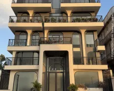 Cho thuê tòa VP khu Thạnh Mỹ Lợi. DT: 16,2x20m. Hầm 5lầu full sàn trống. DTSD ~1500m2. Giá 370tr/th