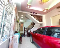 Cho thuê nhà đường oto hoàng hoa thám, TP quảng ngãi. giá 5,5 triệu/tháng, 3 PN, full nội thất.