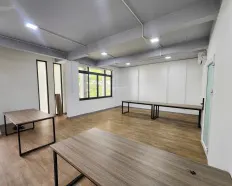 Cho thuê sàn VP tại mặt tiền đẹp Bát Nàn - Q2 - chỉ 20tr/th - đầy đủ bàn ghế VP và máy lạnh