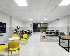 Văn phòng 100m2 - Vạn Phúc. Nội thất: Bàn, ghế, tủ, tivi... Thang máy, hầm xe, xuất VAT. Giá 15.8tr