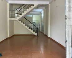 Cho thuê nhà mặt phố đường Lê Văn Hiến, đối diện bệnh viện 600 giường, 20tr/tháng