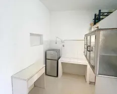 Tập thể phố Tạ Quang Bửu 40m2 có ĐH, NL giường tủ - 5tr