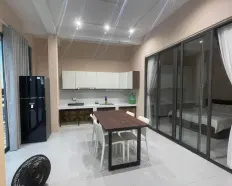 Cho thuê nhà kiểu vila, 2PN, 3WC, full nội thất, gần biển Mỹ Khê