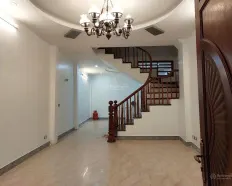 Cho thuê nhà 50m x 5 tầng, 6PN tại Hoa Bằng, Yên Hòa, Hà Nội làm văn phòng, ở, kinh doanh...
