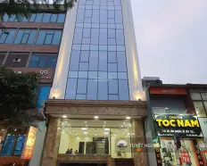Chính chủ cho thuê nhà Nguyễn Trãi MT 8m, DT 130m2 x 5 tầng, nhà mới, đủ PCCC chuẩn - Giá 50tr/th