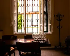 Riêng, mặt ngõ Phan Chu Trinh 70 m2 x 5.5 tầng, mặt tiền 5.5 m, giá 43 triệu/tháng, LH 0986 226