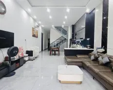 Bán nhà 2 tầng dt 117m2 kiệt ô tô vô tới nơi sạch đẹp đường Cách Mạng Tháng 8 - Cẩm Lệ
