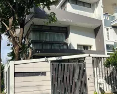 Cho thuê nhà đẹp 300m2 thiết kế hiện đại hầm 3 lầu 5 phòng có nội thất view công viên An Phú