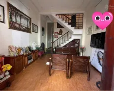 Nhà 2 tầng kiên cố Đường Ông Ích Khiêm 65m2. 3 phòng ngủ. Sân để xe. Phòng khách. Bếp. Phòng thờ.