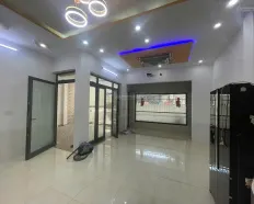 Sụp hầm. Nhà 3 tầng ngang khủng 9m Phạm Nhữ Tăng. Phù hợp làm căn hộ, dạy học, nhà trẻ