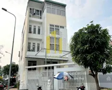 Villa căn góc hầm 3 lầu khu An Phú giá 35 triệu/th