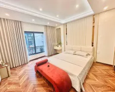 Thang máy, ô tô, mới! Cho thuê nhà Nguyễn Khánh Toàn, 50m2, 6T, vừa ở vừa làm VP, spa, KDOL.