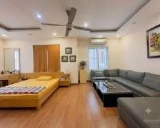 DT khủng! Cho thuê nhà phân lô Trần Quốc Hoàn, oto tránh, 120m2, vừa ở vừa làm VP, KDOL, dạy học.
