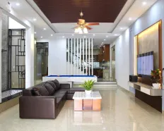 Oto tránh! Cho thuê nhà riêng Trung Kính, 75m2, 5T, làm VP, Spa, Nha khoa, dạy học.