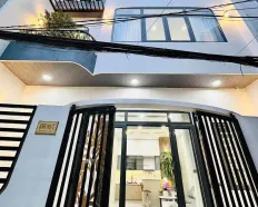 Bán nhà riêng tại Hoàng Diệu, ngang 7m kiệt thông thoáng gần Cầu Rồng, sân bay, chợ..