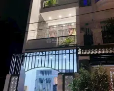 Nhà nguyên căn 2 lầu 4 phòng ngủ gần Liên Phường, Glabal City - giá 10 triệu/tháng