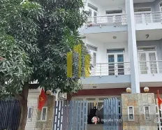 Nhà đầy đủ nội thất 3 lầu 4 phòng hiện đại giá 27 triệu
