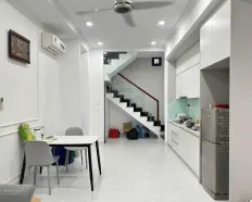 1/Phan Đình Phùng, Phú Nhuận 94m2, 2PN, sẵn nội thất giá 14,5 tr/th